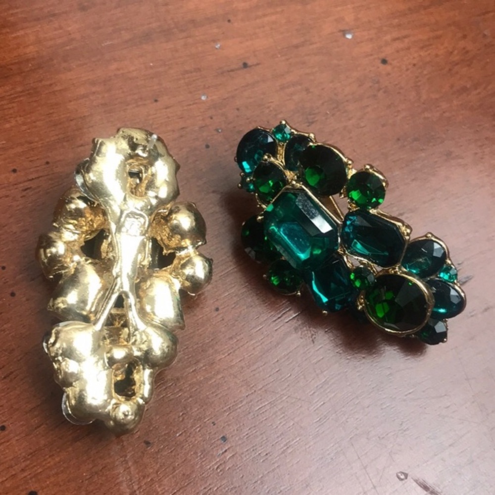 Emerald green 🎉 party earrings - Picture 3 of 3